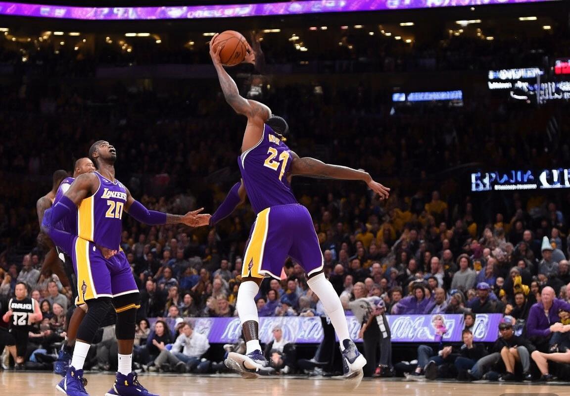 2018年NBA洛杉矶湖人队VS萨克拉门托国王队：115-113逆转胜巩固西部地位