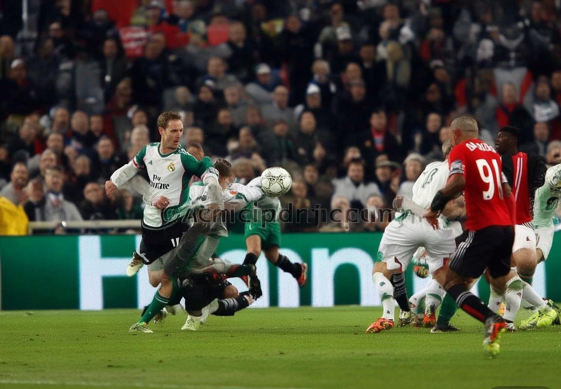 2013欧冠八强战：皇马曼联巅峰对决精彩回顾